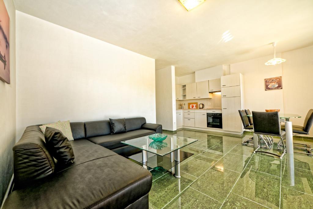 Apartment Una 2 Pula Buitenkant foto