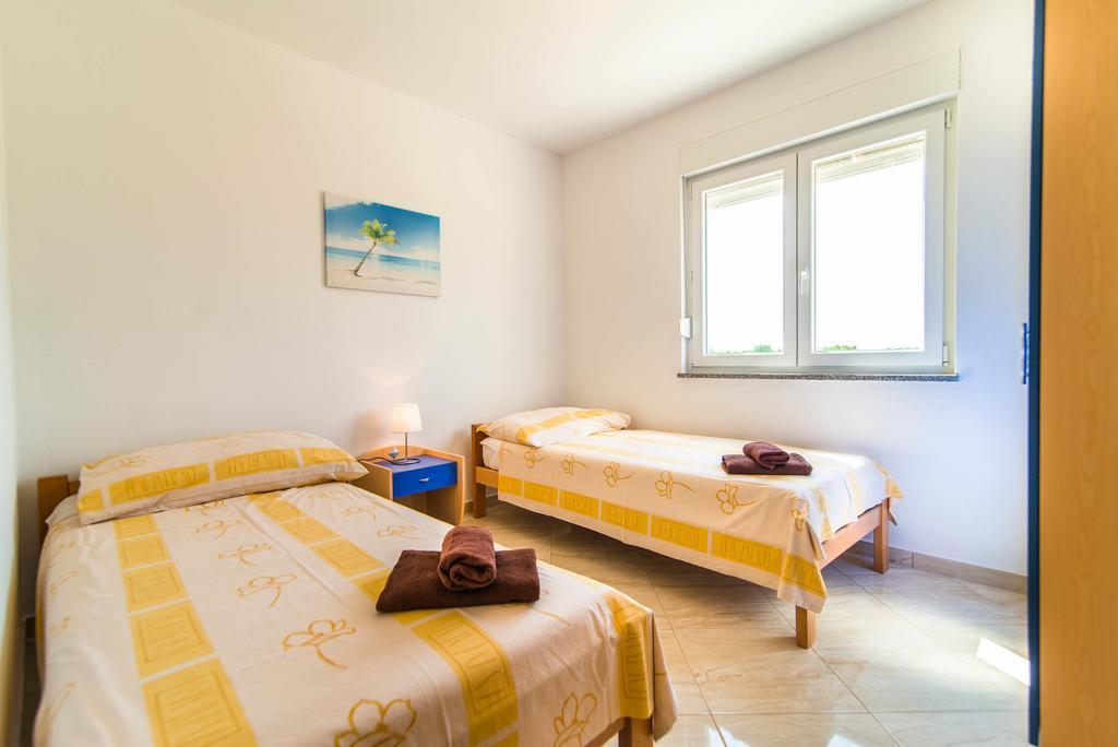 Apartment Una 2 Pula Buitenkant foto